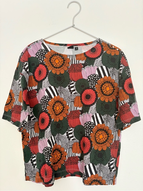 Marimekko Tops - Marimekko ladies XS Uniqlo T shirt